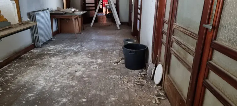 Interior da Casa do Douro e falta de condições